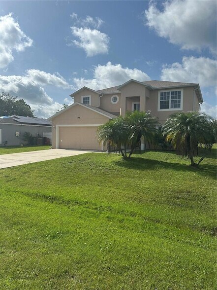 Building Photo - 712 Parrot Ct