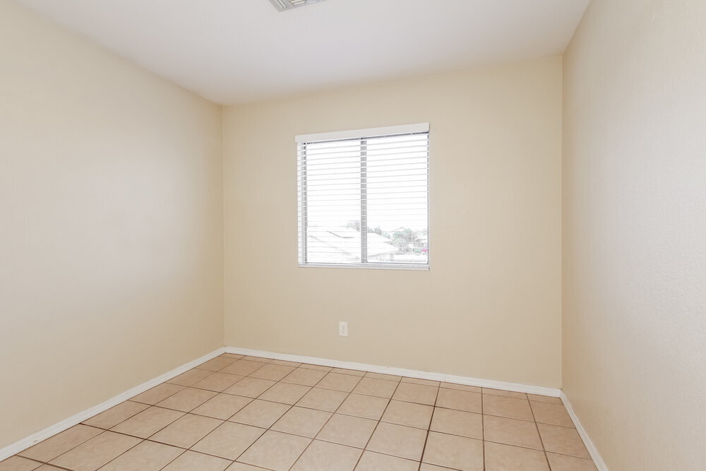 Building Photo - 3822 N 105th Ln