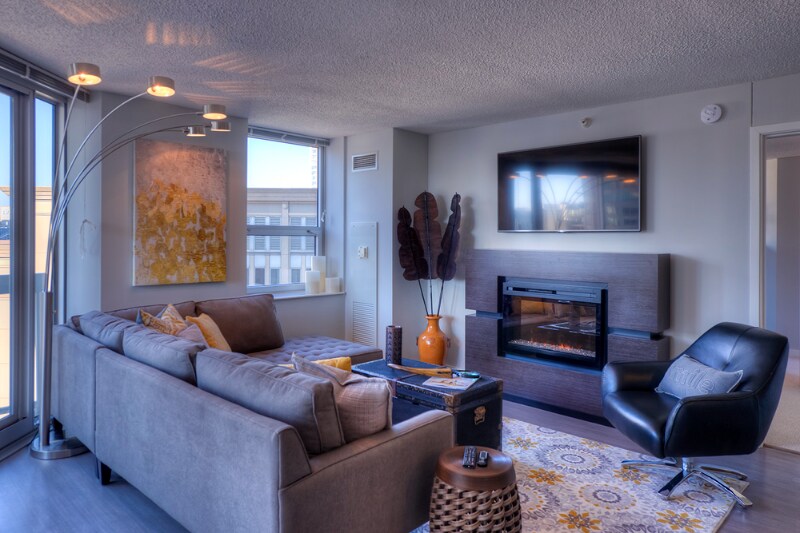 Building Photo - 12 W Grand Ave