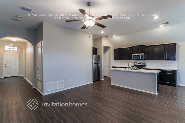 Building Photo - 441 Pollyann Trl