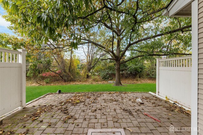 Building Photo - 39 Goodwin Dr