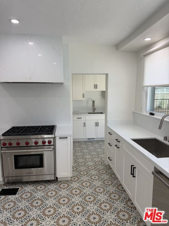 Building Photo - 313 S Peck Dr