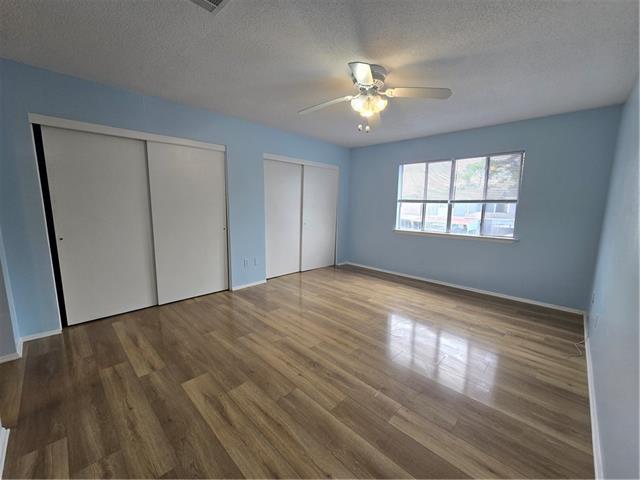 Building Photo - 305 E Club Dr