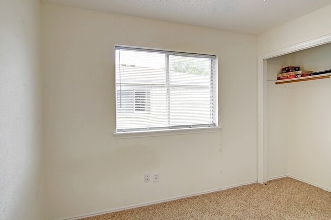 Building Photo - 7837 Wolverine Dr