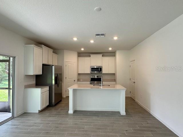Building Photo - 4012 NE 30th Ter