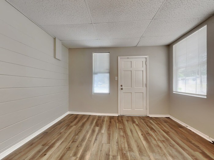 Building Photo - 8207 Patou Dr S