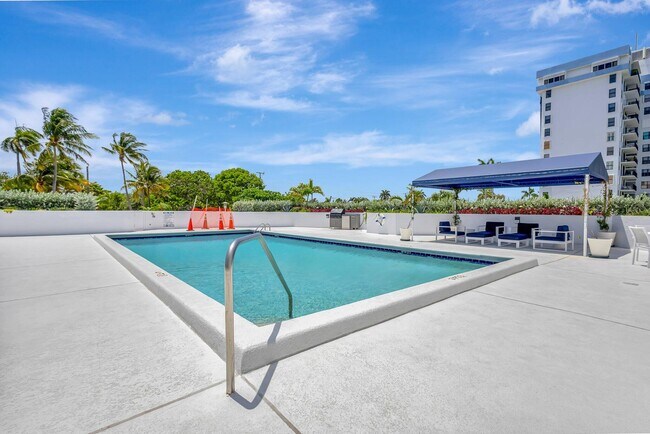Building Photo - 3901 S Flagler Dr