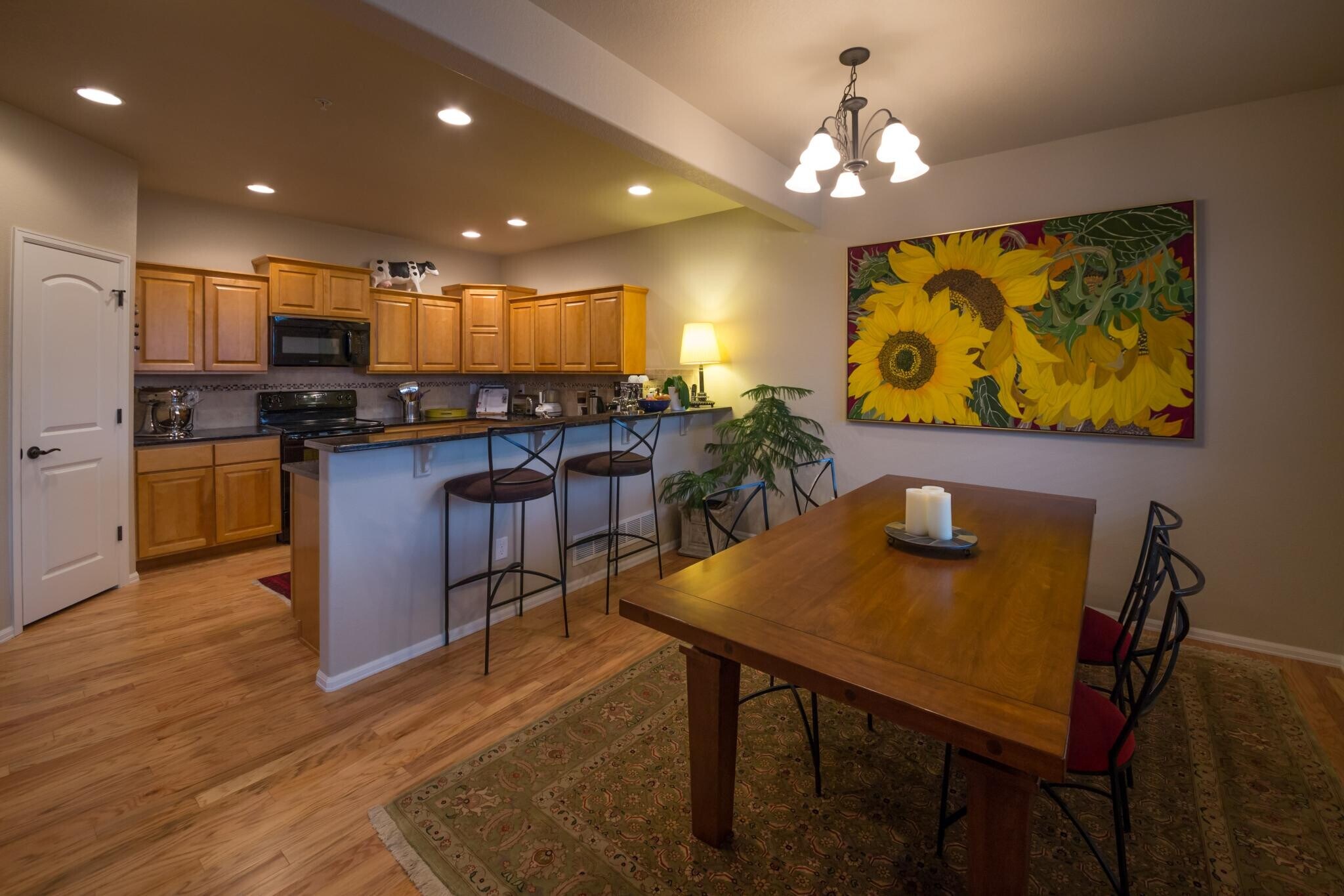 Bright kitchen with big pantry and lots of storage - 2786 Exmoor Ln