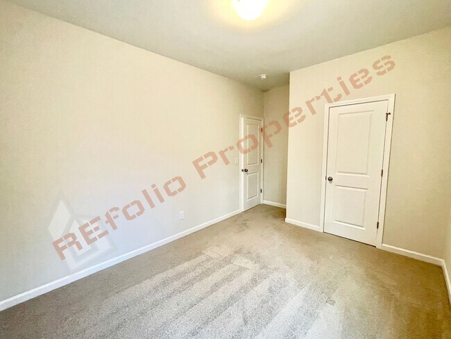 Building Photo - 924 Arlington Wood St