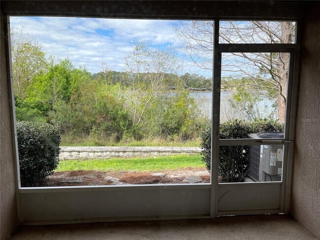 Building Photo - 894 Vineland Pl