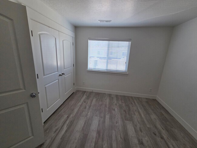 Building Photo - 54 N 2050 W