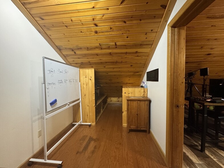 Building Photo - 4595 Plum Creek Rd