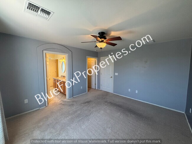 Building Photo - 7135 S Oakbank Dr