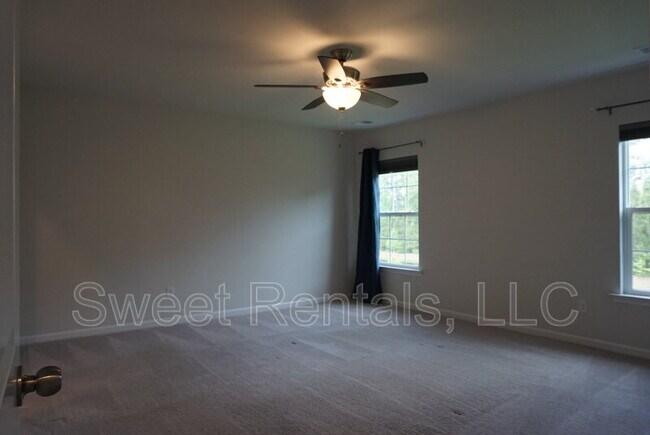 Building Photo - 210 Daniels Creek Cir