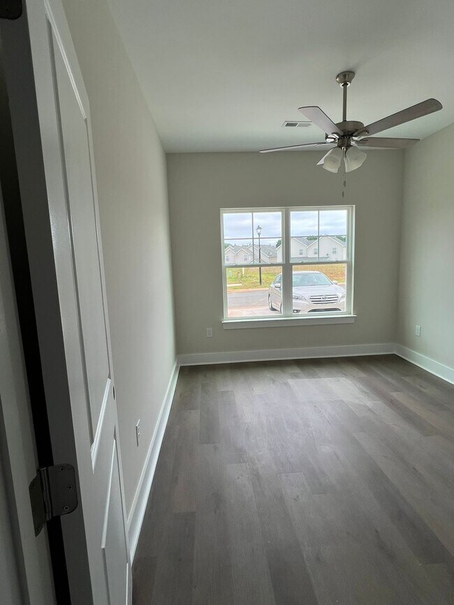 Building Photo - 109 Brawley Villas Pl