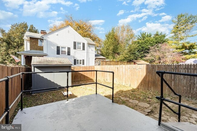 Building Photo - 218 Maryland Ave