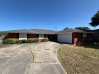Building Photo - 749 Burkshire Dr