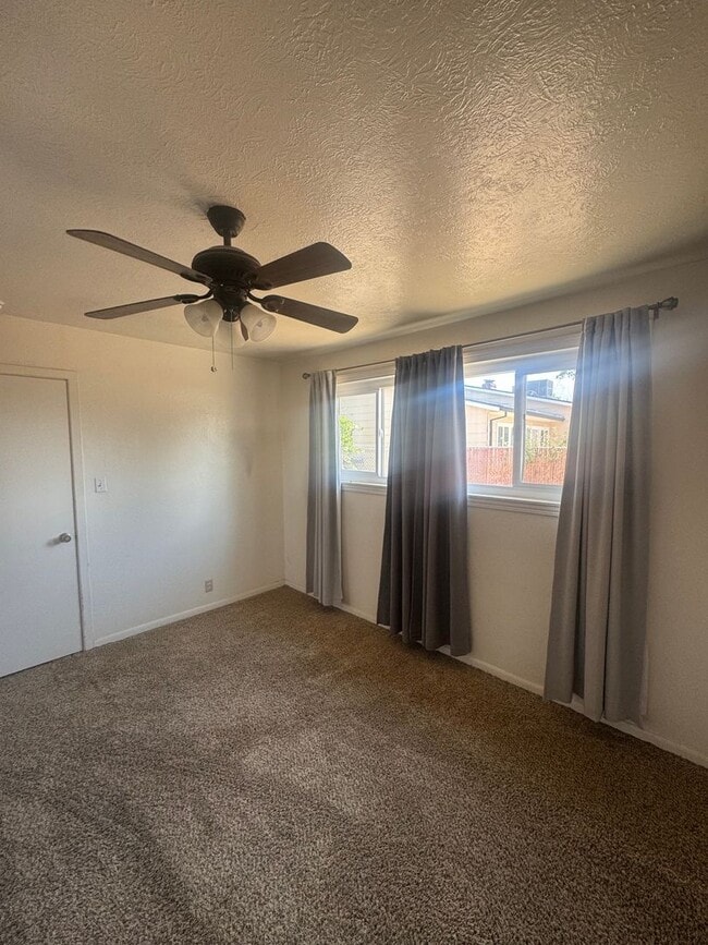 Building Photo - 1 BED/1 BATH IN REDDING
