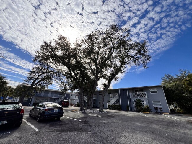 Building Photo - 1710 S Washington Ave