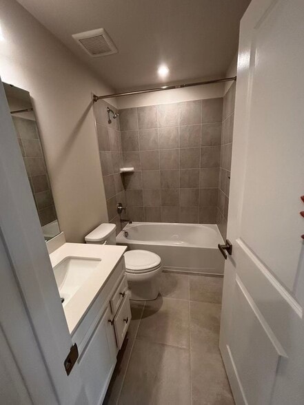 Building Photo - 735 Rosemary Way