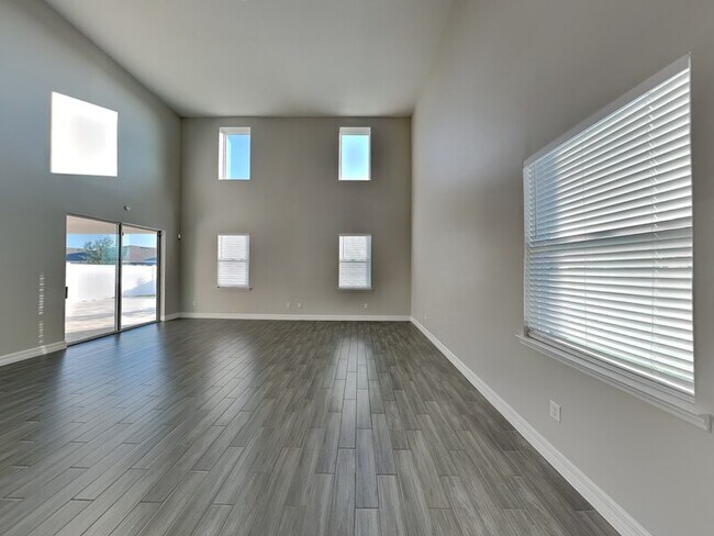 Building Photo - 1103 Silo Dr