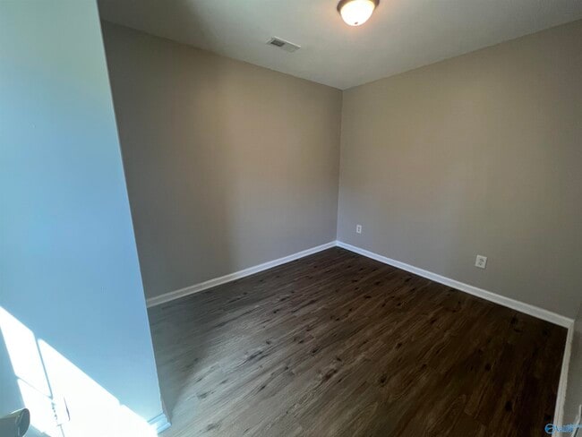 Building Photo - 215 Brian Dr