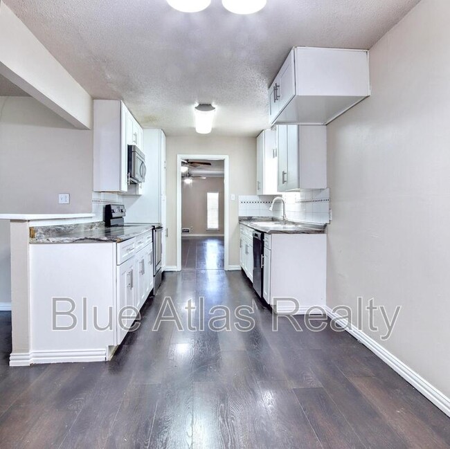 Building Photo - 9914 Brockbank Dr