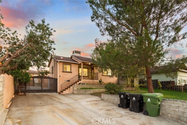 Building Photo - 10554 Plainview Ave