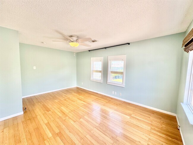 Building Photo - 1505 Avenue L