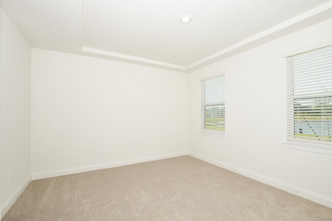 Building Photo - 6312 Cloverdale Ave