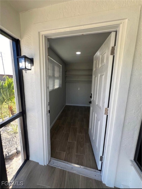 Building Photo - 712 Camellia Dr