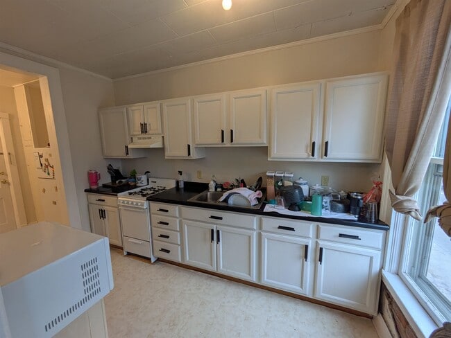 Building Photo - 15 W Main St