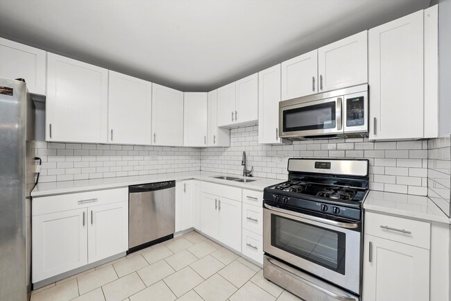 Building Photo - 8218 N Carrolton Ct