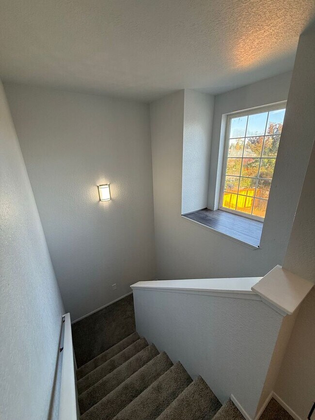 Building Photo - Cozy 3 bedroom Duplex in Berry Valley Estates