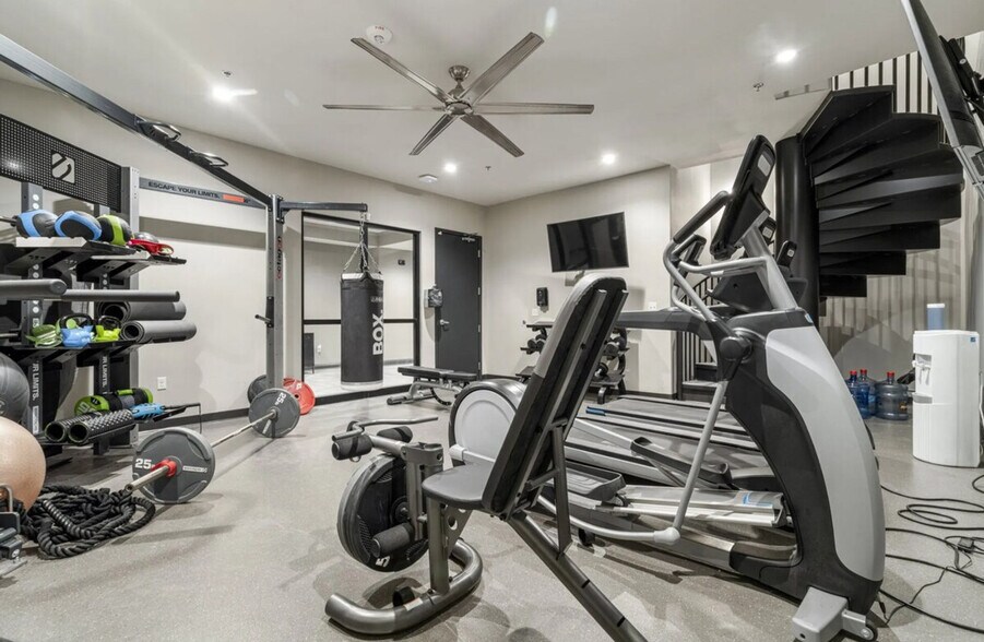 Building Photo - 110 N Boston Ave