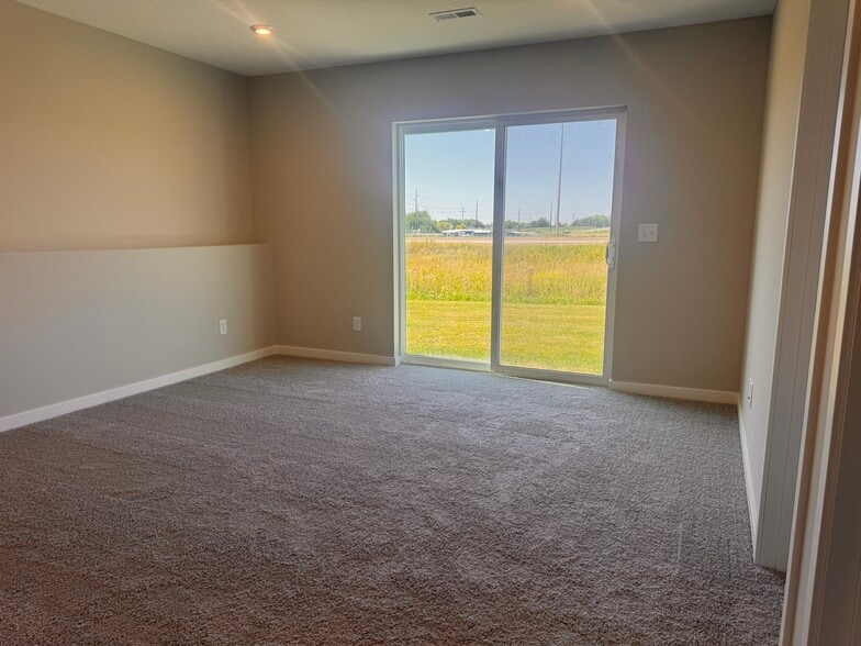 Building Photo - 903 Misty Meadow Blvd