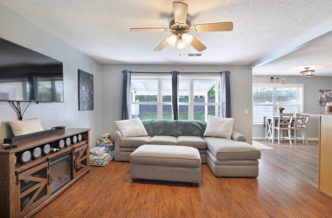 Building Photo - 642 Ken Pilkerton Dr