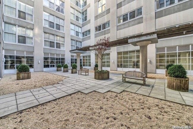 Building Photo - 1 Landmark Sq