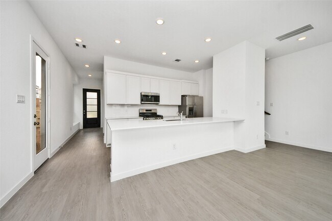 Building Photo - 12634 Blue Catfish Ln