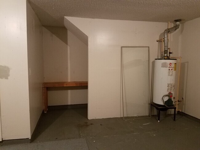 Building Photo - Great One Story With Bonus Room Over Garage