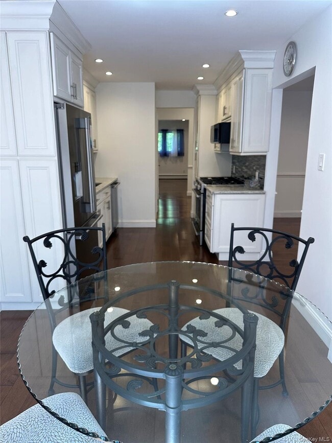 Building Photo - 280 Terry Rd