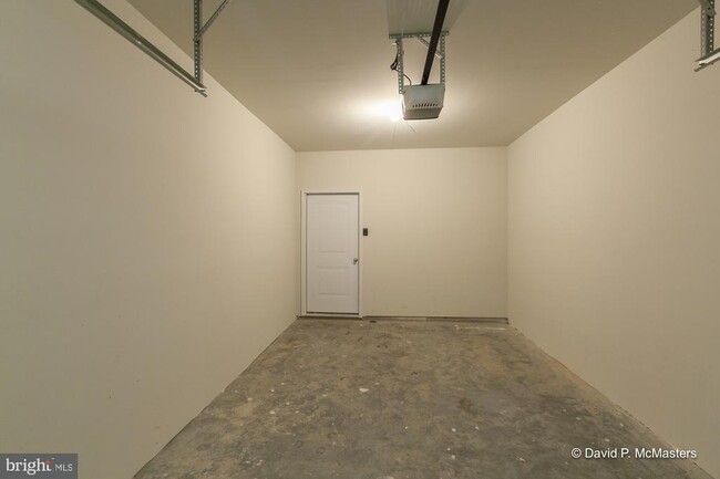 Building Photo - 183 Continental Dr