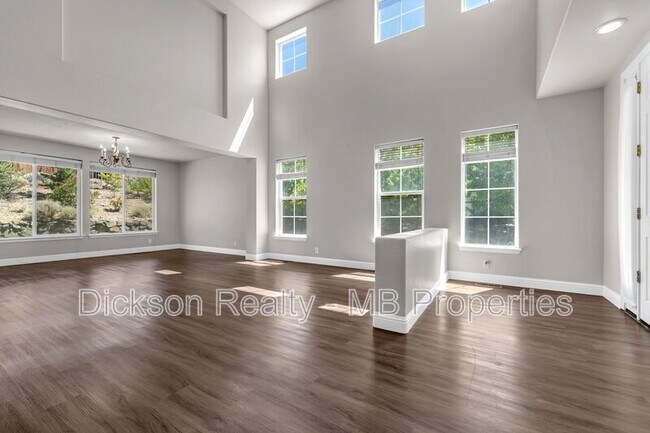 Building Photo - 7117 Heatherwood Dr