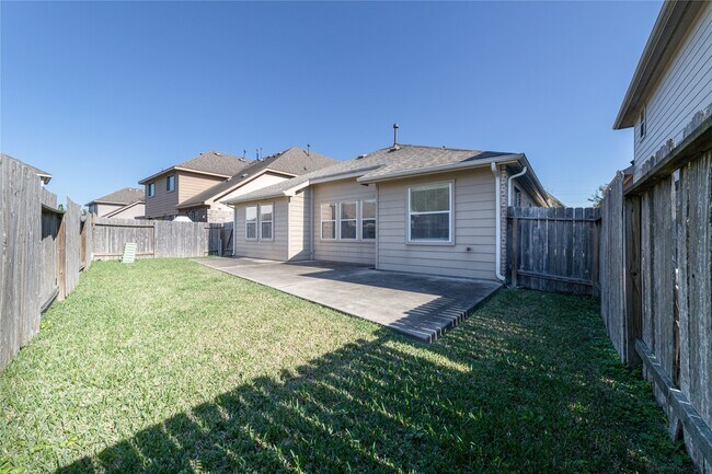 Building Photo - 8814 Cedar Mound Ln