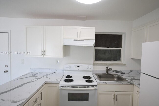 Building Photo - 3501 W 11th Ave