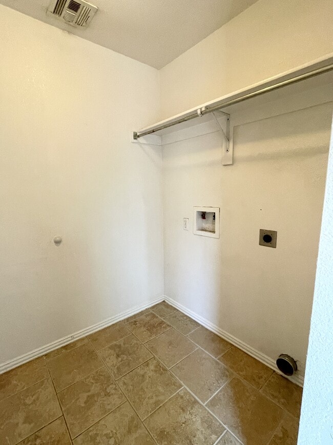 Building Photo - 4811 Mill Creek Dr