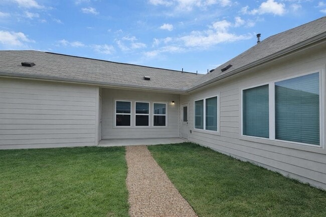 Building Photo - 511 Pulitzer Dr