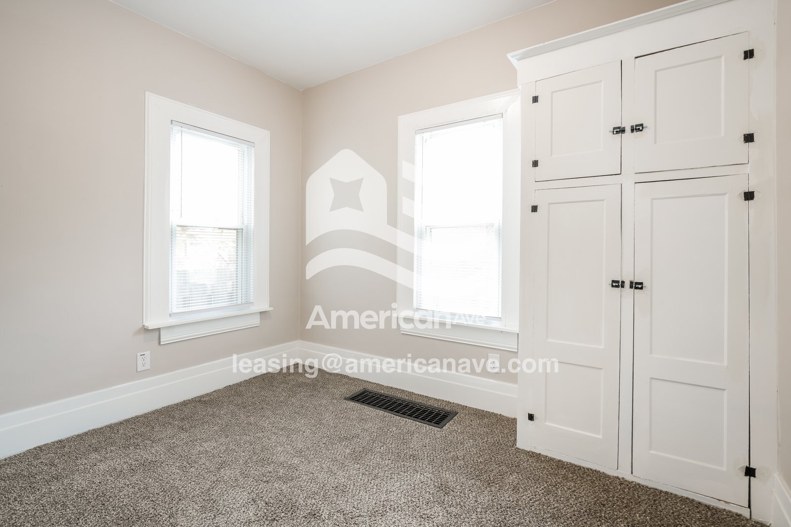 Building Photo - 671 Kilbourn St