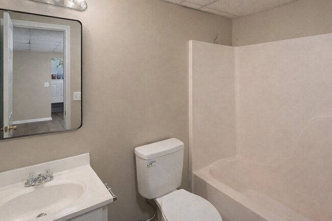 Building Photo - 471 E Montgomery St