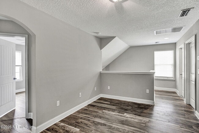 Building Photo - 516 Meldrum Ln